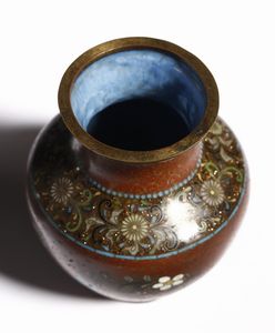 ARTE GIAPPONESE : Due piccoli vasi cloisonn� Giappone, periodo Meiji, XIX secolo  - Asta Asta 373 | ARTE ORIENTALE E ISLAMICA - ARTE ORIENALE E WUNDERKAMMER Online - Associazione Nazionale - Case d'Asta italiane