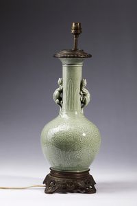 Arte Cinese - Vaso con invetriatura celadon montato a lampada Cina, XIX secolo