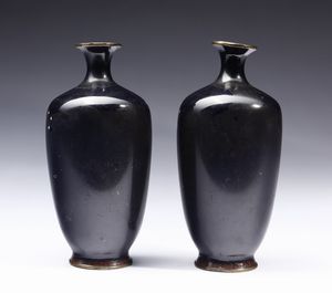 ARTE GIAPPONESE : Coppia di vasetti cloisonn� Giappone, periodo Meiji, XIX secolo  - Asta Asta 373 | ARTE ORIENTALE E ISLAMICA - ARTE ORIENALE E WUNDERKAMMER Online - Associazione Nazionale - Case d'Asta italiane