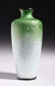 ARTE GIAPPONESE : Piccolo vaso in metallo cloisonn� guilloche Giappone, periodo Meiji, XIX secolo  - Asta Asta 373 | ARTE ORIENTALE E ISLAMICA - ARTE ORIENALE E WUNDERKAMMER Online - Associazione Nazionale - Case d'Asta italiane