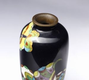 ARTE GIAPPONESE : Vaso cloisonn� Giappone, periodo Taisho, XX secolo  - Asta Asta 373 | ARTE ORIENTALE E ISLAMICA - ARTE ORIENALE E WUNDERKAMMER Online - Associazione Nazionale - Case d'Asta italiane