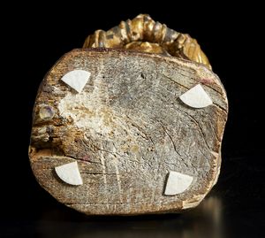 Arte Cinese : Scultura in legno dorato raffigurante Wei Tuo  Cina, dinastia Ming, XVI secolo  - Asta Asta 373 | ARTE ORIENTALE E ISLAMICA - ARTE ORIENALE E WUNDERKAMMER Online - Associazione Nazionale - Case d'Asta italiane