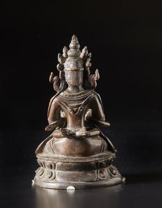 Arte Himalayana : Scultura in bronzo raffigurante Vajrasattva Nepal, XIX - inizio XX secolo  - Asta Asta 373 | ARTE ORIENTALE E ISLAMICA - ARTE ORIENALE E WUNDERKAMMER Online - Associazione Nazionale - Case d'Asta italiane