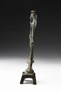 Arte Cinese : Guanyin in bronzo Cina, dinastia Qing, XIX secolo  - Asta Asta 373 | ARTE ORIENTALE E ISLAMICA - ARTE ORIENALE E WUNDERKAMMER Online - Associazione Nazionale - Case d'Asta italiane