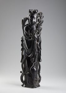 Arte Cinese : Figura femminile stante in resina Cina, XX secolo  - Asta Asta 373 | ARTE ORIENTALE E ISLAMICA - ARTE ORIENALE E WUNDERKAMMER Online - Associazione Nazionale - Case d'Asta italiane