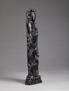 Arte Cinese : Figura femminile stante in resina Cina, XX secolo  - Asta Asta 373 | ARTE ORIENTALE E ISLAMICA - ARTE ORIENALE E WUNDERKAMMER Online - Associazione Nazionale - Case d'Asta italiane