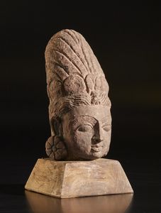 Arte Indiana - Testa femminile in arenaria scolpita India, XVII-XVIII secolo