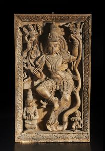 Arte Indiana - Grande altorilievo in legno  India Meridionale, XIX secolo