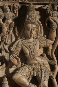 Arte Indiana : Grande altorilievo in legno  India Meridionale, XIX secolo  - Asta Asta 373 | ARTE ORIENTALE E ISLAMICA - ARTE ORIENALE E WUNDERKAMMER Online - Associazione Nazionale - Case d'Asta italiane