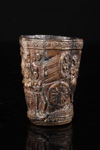 Arte Indiana : Bicchiere Chandraketugarh in osso intagliato  India, Bengala Occidentale, periodo Shunga, I secolo a.C.- I secolo d.C.  - Asta Asta 373 | ARTE ORIENTALE E ISLAMICA - ARTE ORIENALE E WUNDERKAMMER Online - Associazione Nazionale - Case d'Asta italiane