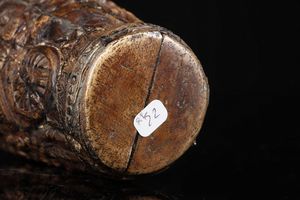 Arte Indiana : Bicchiere Chandraketugarh in osso intagliato  India, Bengala Occidentale, periodo Shunga, I secolo a.C.- I secolo d.C.  - Asta Asta 373 | ARTE ORIENTALE E ISLAMICA - ARTE ORIENALE E WUNDERKAMMER Online - Associazione Nazionale - Case d'Asta italiane