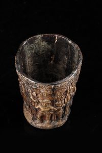 Arte Indiana : Bicchiere Chandraketugarh in osso intagliato  India, Bengala Occidentale, periodo Shunga, I secolo a.C.- I secolo d.C.  - Asta Asta 373 | ARTE ORIENTALE E ISLAMICA - ARTE ORIENALE E WUNDERKAMMER Online - Associazione Nazionale - Case d'Asta italiane