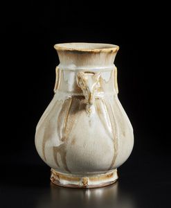 Arte Cinese : Vaso in porcellana framboise   Cina, tardo XIX secolo  - Asta Asta 373 | ARTE ORIENTALE E ISLAMICA - ARTE ORIENALE E WUNDERKAMMER Online - Associazione Nazionale - Case d'Asta italiane