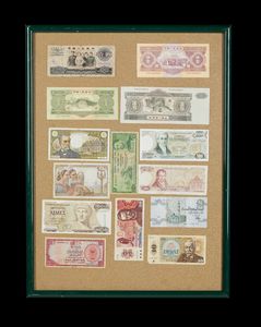 Arte Cinese - Gruppo di vecchie banconote entro cornice  Cina e altre nazioni, XX secolo