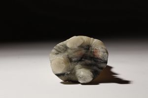 Arte Cinese : Scultura in alabastro raffigurante Shulao  Cina, inizio XX secolo  - Asta Asta 373 | ARTE ORIENTALE E ISLAMICA - ARTE ORIENALE E WUNDERKAMMER Online - Associazione Nazionale - Case d'Asta italiane