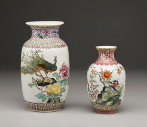 Arte Cinese - Due vasi in porcellana famiglia rosa  Cina, XX secolo