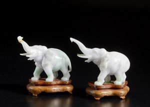 Arte Cinese - Coppia di elefanti in giadeite  Cina, XX secolo