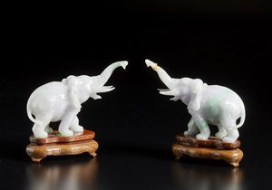 Arte Cinese : Coppia di elefanti in giadeite  Cina, XX secolo  - Asta Asta 373 | ARTE ORIENTALE E ISLAMICA - ARTE ORIENALE E WUNDERKAMMER Online - Associazione Nazionale - Case d'Asta italiane
