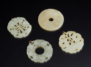 Arte Cinese - Quattro pendenti circolari in giada traforata Cina, dinastia Qing, XX secolo