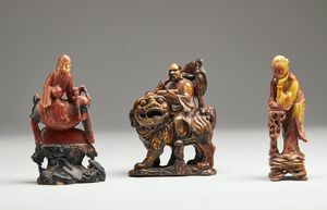 Arte Cinese : Gruppo di sei intagli in pietra saponaria Cina, dinastia Qing, XIX secolo  - Asta Asta 373 | ARTE ORIENTALE E ISLAMICA - ARTE ORIENALE E WUNDERKAMMER Online - Associazione Nazionale - Case d'Asta italiane