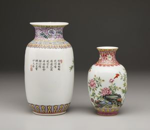 Arte Cinese : Due vasi in porcellana famiglia rosa  Cina, XX secolo  - Asta Asta 373 | ARTE ORIENTALE E ISLAMICA - ARTE ORIENALE E WUNDERKAMMER Online - Associazione Nazionale - Case d'Asta italiane