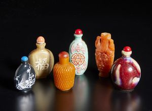 Arte Cinese : Lotto composto da undici tabacchiere  Cina, dinastia Qing, XIX secolo  - Asta Asta 373 | ARTE ORIENTALE E ISLAMICA - ARTE ORIENALE E WUNDERKAMMER Online - Associazione Nazionale - Case d'Asta italiane