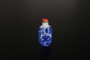Arte Cinese - Snuff bottle in vetro con applicazioni blu Cina, XVIII - XIX secolo