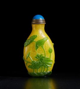 Arte Cinese : Undici tabacchiere ed un piccolo bacile in porcellana decorata  Cina, XIX - XX secolo  - Asta Asta 373 | ARTE ORIENTALE E ISLAMICA - ARTE ORIENALE E WUNDERKAMMER Online - Associazione Nazionale - Case d'Asta italiane