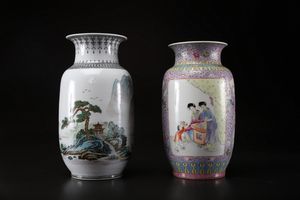 Arte Cinese - Due vasi in porcellana policroma Cina, periodo Repubblica