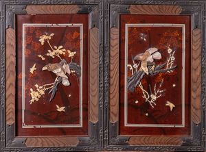 ARTE GIAPPONESE - Lotto di due schermi tipo Shibayama  Giappone, XX secolo