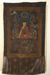 Arte Himalayana : Tangka raffigurante Buddha  Tibet, XVIII-XIX secolo  - Asta Asta 373 | ARTE ORIENTALE E ISLAMICA - ARTE ORIENALE E WUNDERKAMMER Online - Associazione Nazionale - Case d'Asta italiane