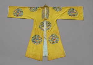Arte Cinese - Veste in seta gialla  Cina, dinastia Qing, inizi XX secolo