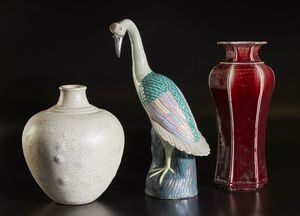 Arte Cinese - Gruppo di tre oggetti in porcellana  Cina, dinastia Qing, XIX secolo