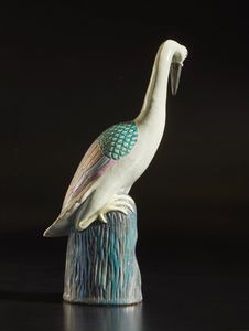 Arte Cinese : Gruppo di tre oggetti in porcellana  Cina, dinastia Qing, XIX secolo  - Asta Asta 373 | ARTE ORIENTALE E ISLAMICA - ARTE ORIENALE E WUNDERKAMMER Online - Associazione Nazionale - Case d'Asta italiane