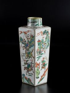 Arte Cinese : Vaso quadrangolare famiglia verde Cina, dinastia Qing, periodo Kangxi, XVIII secolo  - Asta Asta 373 | ARTE ORIENTALE E ISLAMICA - ARTE ORIENALE E WUNDERKAMMER Online - Associazione Nazionale - Case d'Asta italiane
