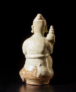 Arte Cinese : Uomo seduto in terracotta invetriata Cina, dinastia Yuan, XIII secolo  - Asta Asta 373 | ARTE ORIENTALE E ISLAMICA - ARTE ORIENALE E WUNDERKAMMER Online - Associazione Nazionale - Case d'Asta italiane