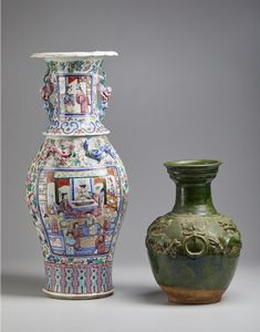 Arte Cinese - Lotto composto da un vaso verde Tang ed un vaso Canton  Cina, IX e XIX secolo