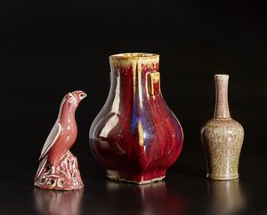 Arte Cinese - Tre manufatti in porcellana sang de boef Cina, dinastia Qing, XIX secolo