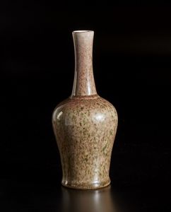 Arte Cinese : Tre manufatti in porcellana sang de boef Cina, dinastia Qing, XIX secolo  - Asta Asta 373 | ARTE ORIENTALE E ISLAMICA - ARTE ORIENALE E WUNDERKAMMER Online - Associazione Nazionale - Case d'Asta italiane