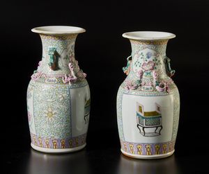 Arte Cinese : Coppia di vasi in porcellana famiglia rosa  Cina, XX secolo  - Asta Asta 373 | ARTE ORIENTALE E ISLAMICA - ARTE ORIENALE E WUNDERKAMMER Online - Associazione Nazionale - Case d'Asta italiane