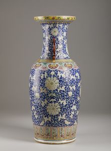Arte Cinese : Vaso a balaustro famiglia rosa  Cina, dinastia Qing, XIX secolo  - Asta Asta 373 | ARTE ORIENTALE E ISLAMICA - ARTE ORIENALE E WUNDERKAMMER Online - Associazione Nazionale - Case d'Asta italiane