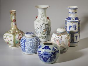Arte Cinese - Gruppo di sei vasi in porcellana Cina, XIX - XX secolo