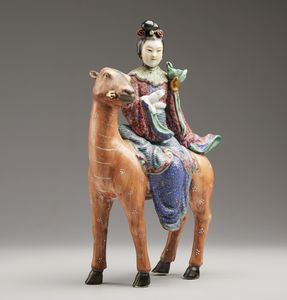 Arte Cinese : Scultura in porcellana raffigurante Immortale su cervo  Cina, dinastia Qing, XIX secolo  - Asta Asta 373 | ARTE ORIENTALE E ISLAMICA - ARTE ORIENALE E WUNDERKAMMER Online - Associazione Nazionale - Case d'Asta italiane