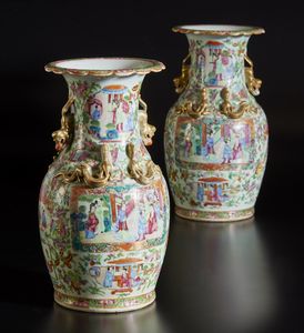 Arte Cinese : Coppia di vasi Canton in porcellana  Cina, dinastia Qing, XIX secolo  - Asta Asta 373 | ARTE ORIENTALE E ISLAMICA - ARTE ORIENALE E WUNDERKAMMER Online - Associazione Nazionale - Case d'Asta italiane