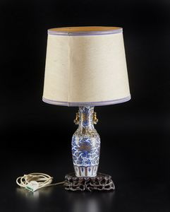 Arte Cinese : Vaso Imari  montato a lampada  Cina, XIX secolo  - Asta Asta 373 | ARTE ORIENTALE E ISLAMICA - ARTE ORIENALE E WUNDERKAMMER Online - Associazione Nazionale - Case d'Asta italiane