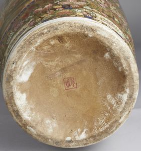 Arte Cinese : Vaso monumentale in porcellana  Cina, XX secolo  - Asta Asta 373 | ARTE ORIENTALE E ISLAMICA - ARTE ORIENALE E WUNDERKAMMER Online - Associazione Nazionale - Case d'Asta italiane