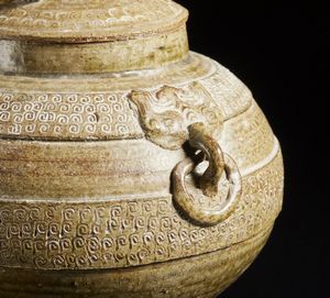 Arte Cinese : Vaso in terracotta invetriata  Cina, dinastia Ming (?)  - Asta Asta 373 | ARTE ORIENTALE E ISLAMICA - ARTE ORIENALE E WUNDERKAMMER Online - Associazione Nazionale - Case d'Asta italiane
