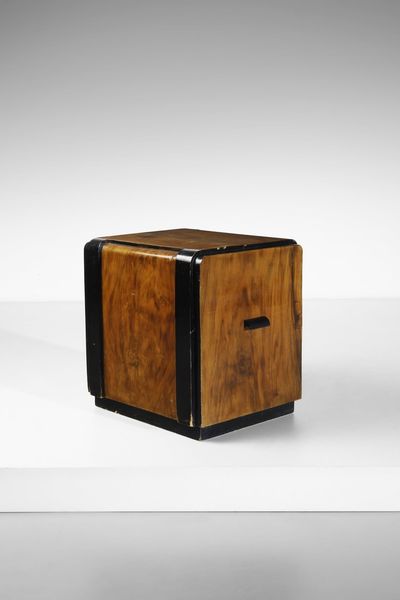 MANIFATTURA ITALIANA : Mobiletto per dischi in vinile  - Asta Asta 374 | DESIGN E ARTI DECORATIVE DEL NOVECENTO Virtuale - Associazione Nazionale - Case d'Asta italiane