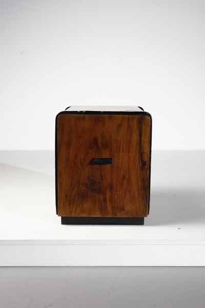 MANIFATTURA ITALIANA : Mobiletto per dischi in vinile  - Asta Asta 374 | DESIGN E ARTI DECORATIVE DEL NOVECENTO Virtuale - Associazione Nazionale - Case d'Asta italiane