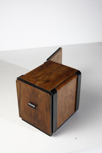 MANIFATTURA ITALIANA : Mobiletto per dischi in vinile  - Asta Asta 374 | DESIGN E ARTI DECORATIVE DEL NOVECENTO Virtuale - Associazione Nazionale - Case d'Asta italiane